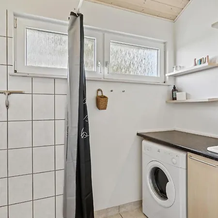 3 Bedroom Lovely In Feriehus *
